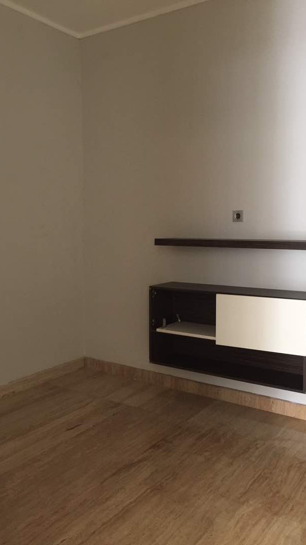 HoT SALE !!! Rumah Siap Huni, Bagus dan Strategis @Kebayoran View, Bintaro