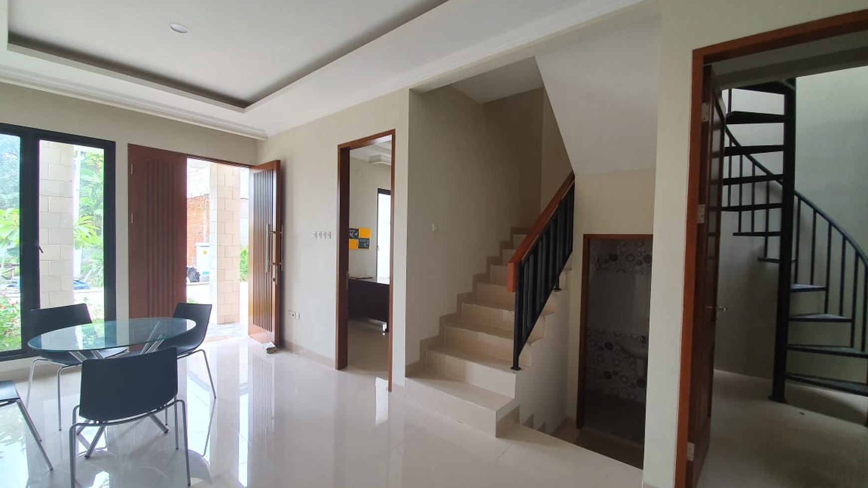Dijual Rumah Modern Minimalis Dalam Townhouse Posisi Terdepan, Pondok Labu