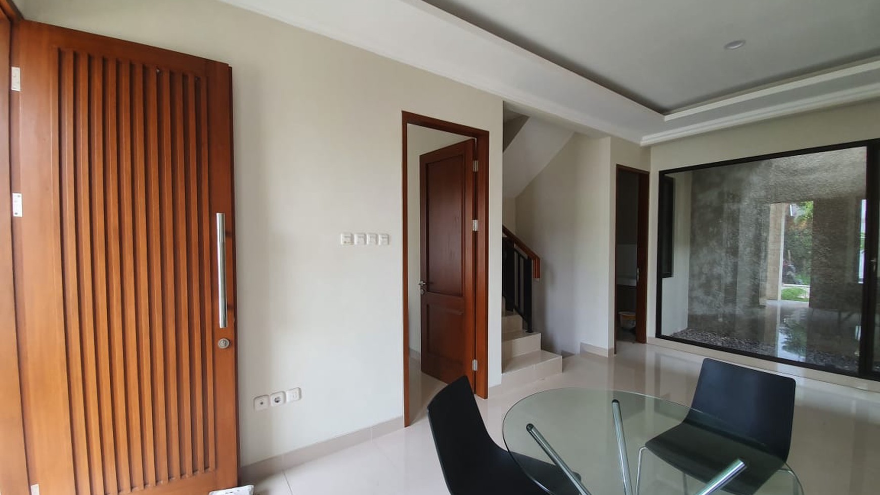 Dijual Rumah Modern Minimalis Dalam Townhouse Posisi Terdepan, Pondok Labu