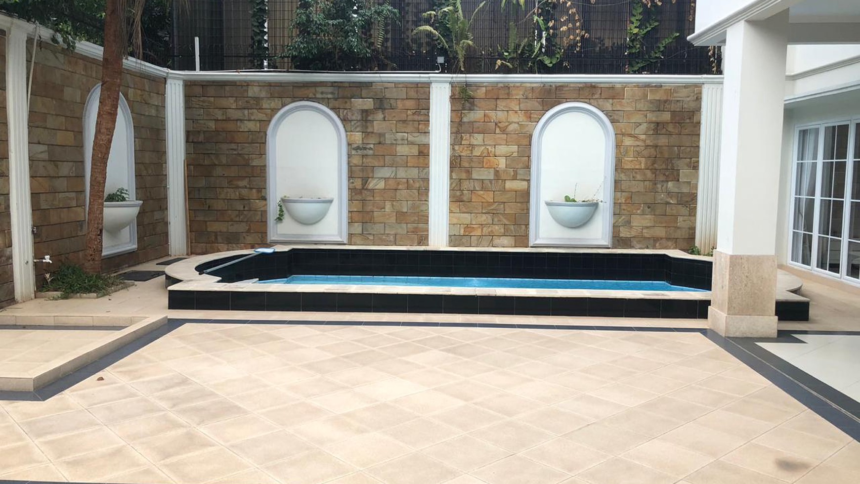 Luxury Home dan Siap Huni di Kawasan Kemang, Jakarta Selatan