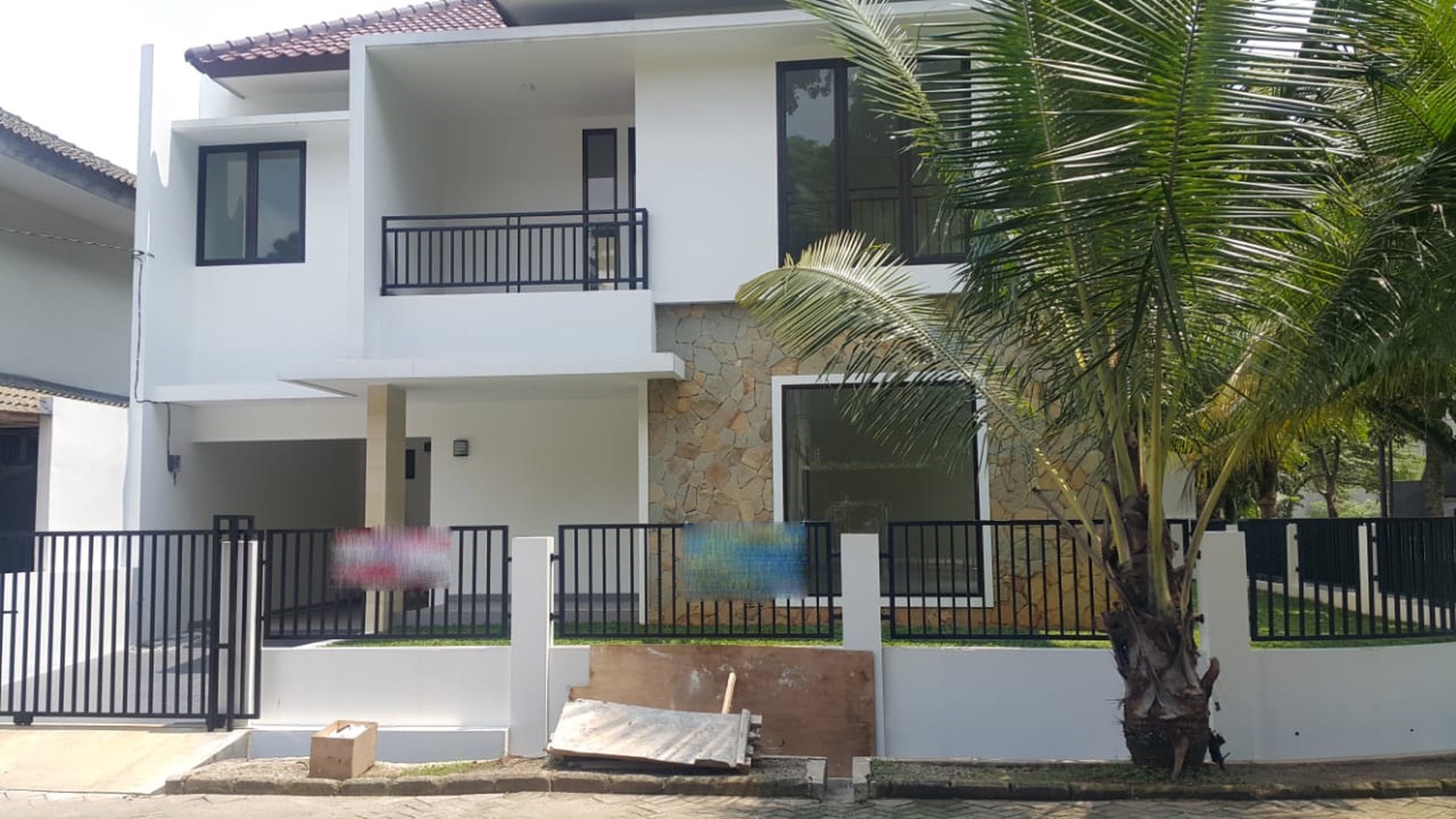 Rumah Sewa Siap Huni dengan kondisi rapi di cluster Senayan, Bintaro