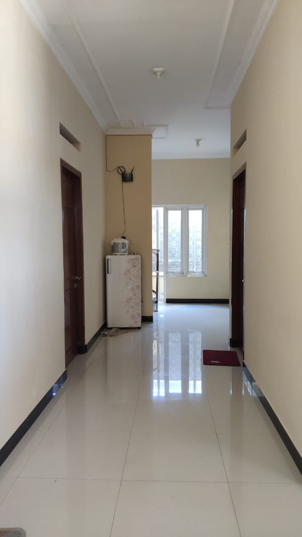 HUNIAN MODERN DESAIN MINIMALIS+FURNITURE DI PERUM SELATAN UMY