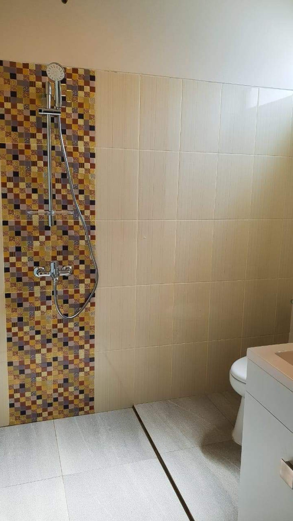 Rumah CANTIK Siap Huni, New Cluster, dan Strategis @The Akasia Eight, Jombang, Tang Sel