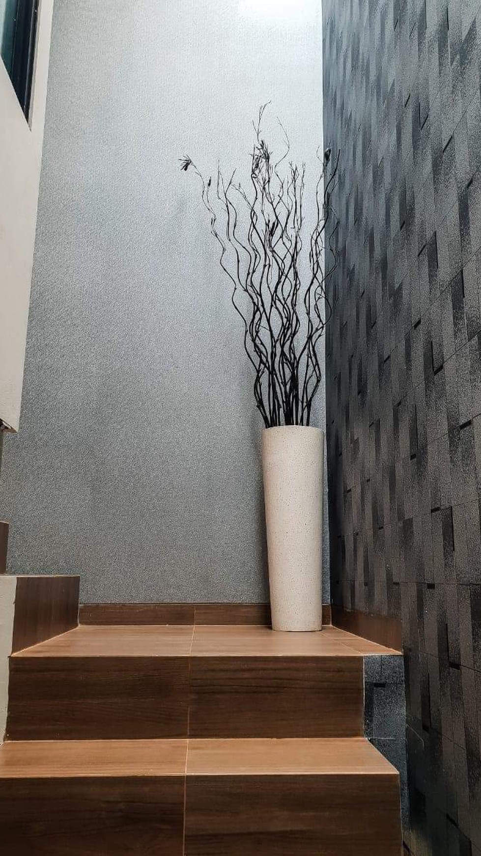 Rumah CANTIK Siap Huni, New Cluster, dan Strategis @The Akasia Eight, Jombang, Tang Sel