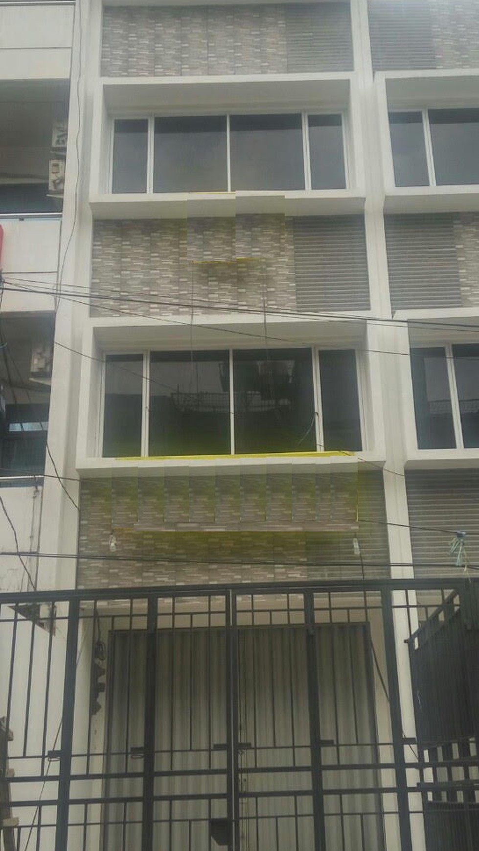 Ruko 4 lantai, cocok untuk usaha di Gunung Sahari