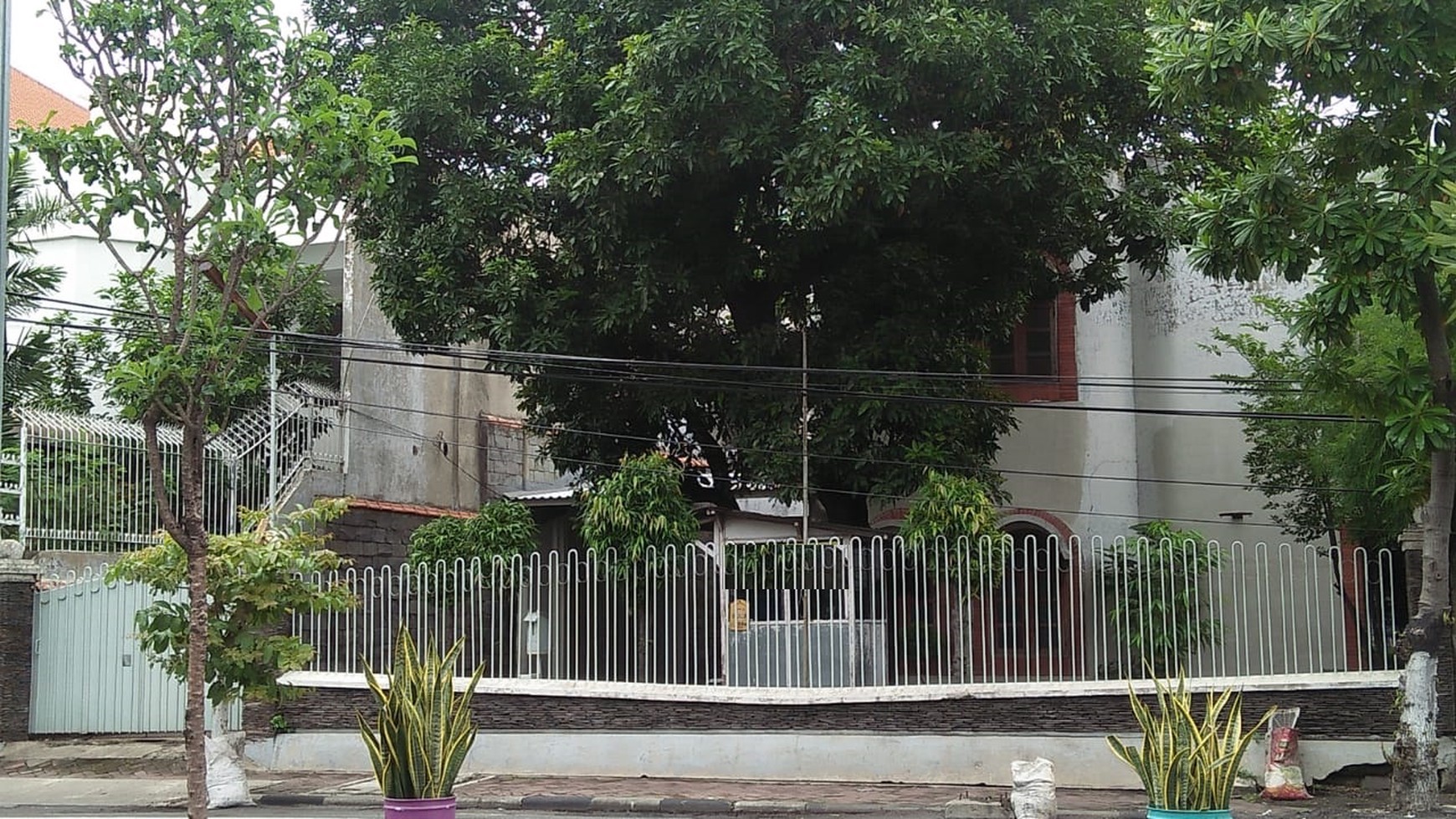 Ruko tengah kota jalan kutai Surabaya