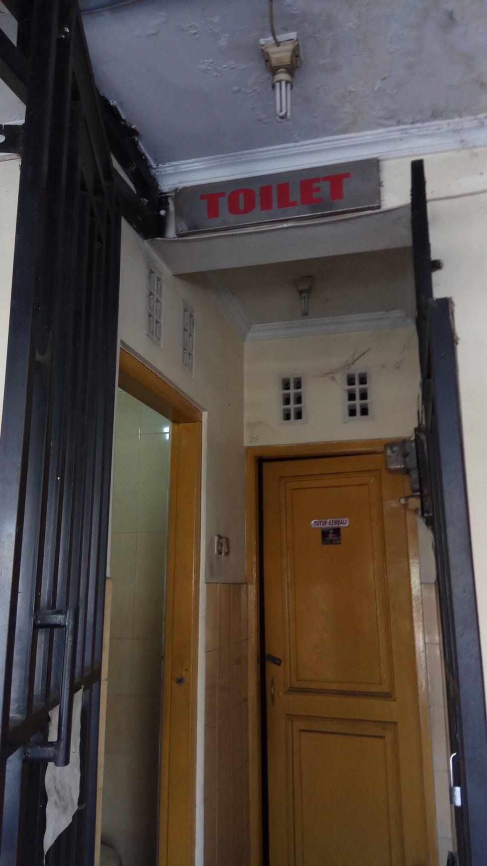 RUANG USAHA, DIPINGGIR JL RINGROAD SELATAN DEKAT RS BEDAH