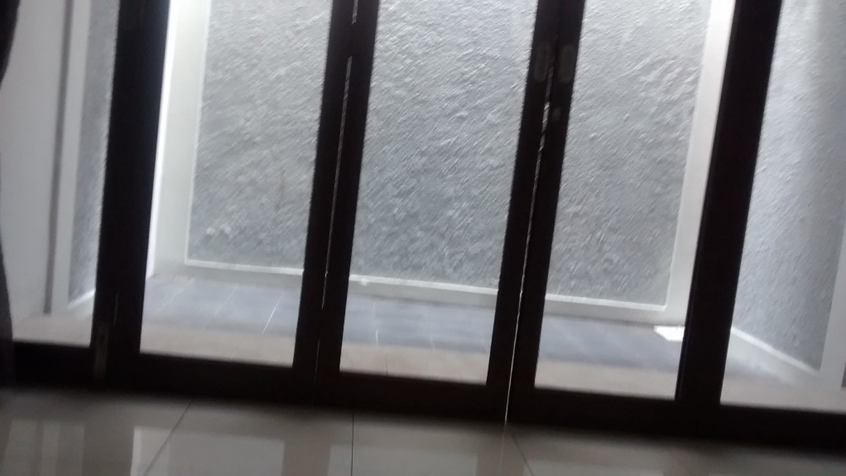 Rumah cantik minimalis berada dalam cluster bintaro jaya sektor 9