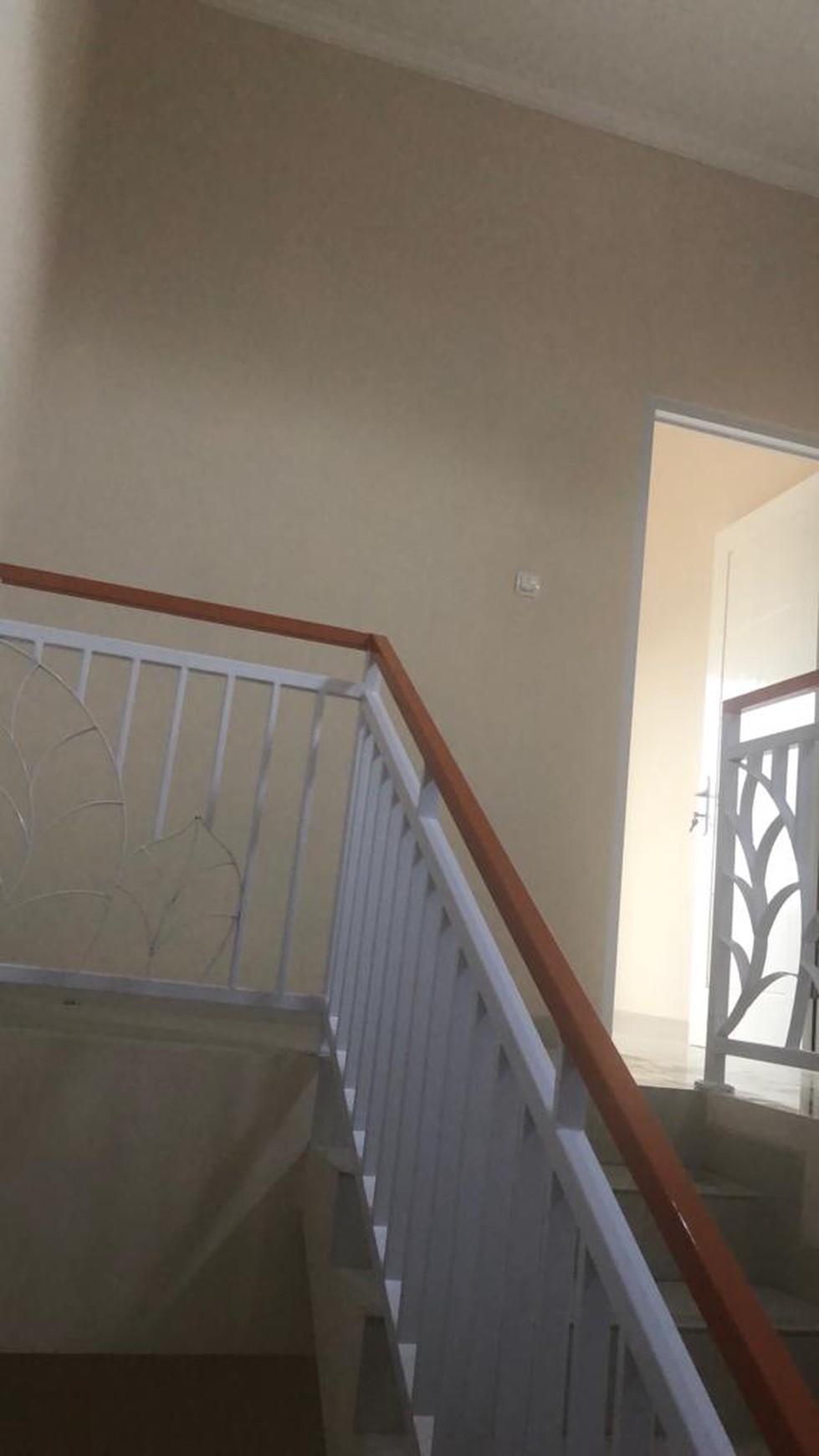 Dijual Rumah Bagus Di Bukit Nusa Indah, Ciputat Tangerang Selatan