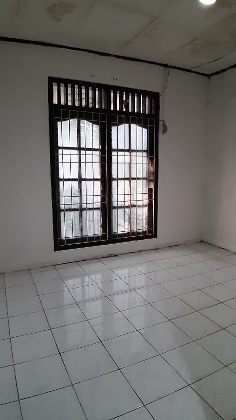 Rumah Tua Di Puri Mutiara, Cilandak, Jakarta Selatan, Hitung Tanah Saja, Dekat TB Simatupang, SHM