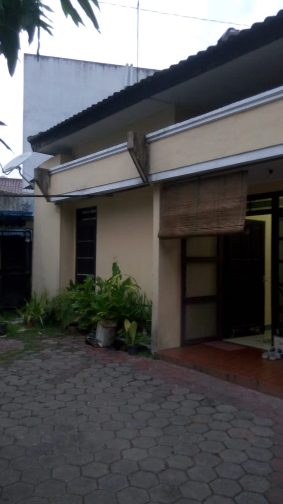 RUMAH TINGGAL DI PERUM BAYEMAN PERMAI DEKAT KAMPUS IKIP PGRI