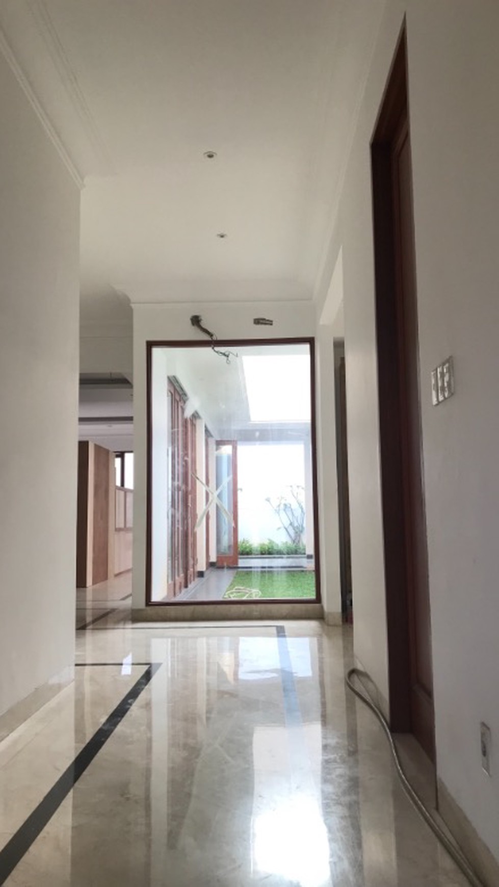 Rumah Semi Furnished di Pondok Indah, Jakarta Selatan
