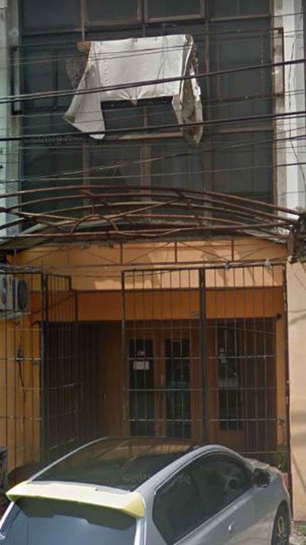 Ruko Barata Jaya 3 lantai siap huni