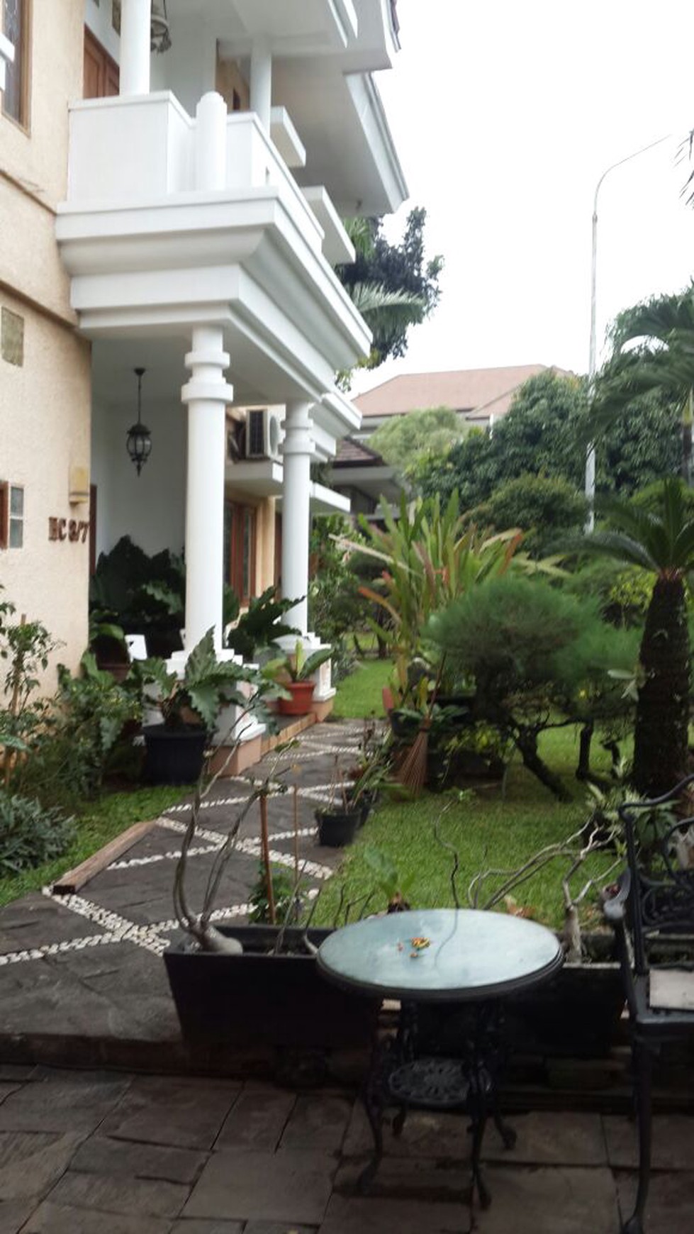 Rumah Cantik Harga Bagus di Bintaro 9