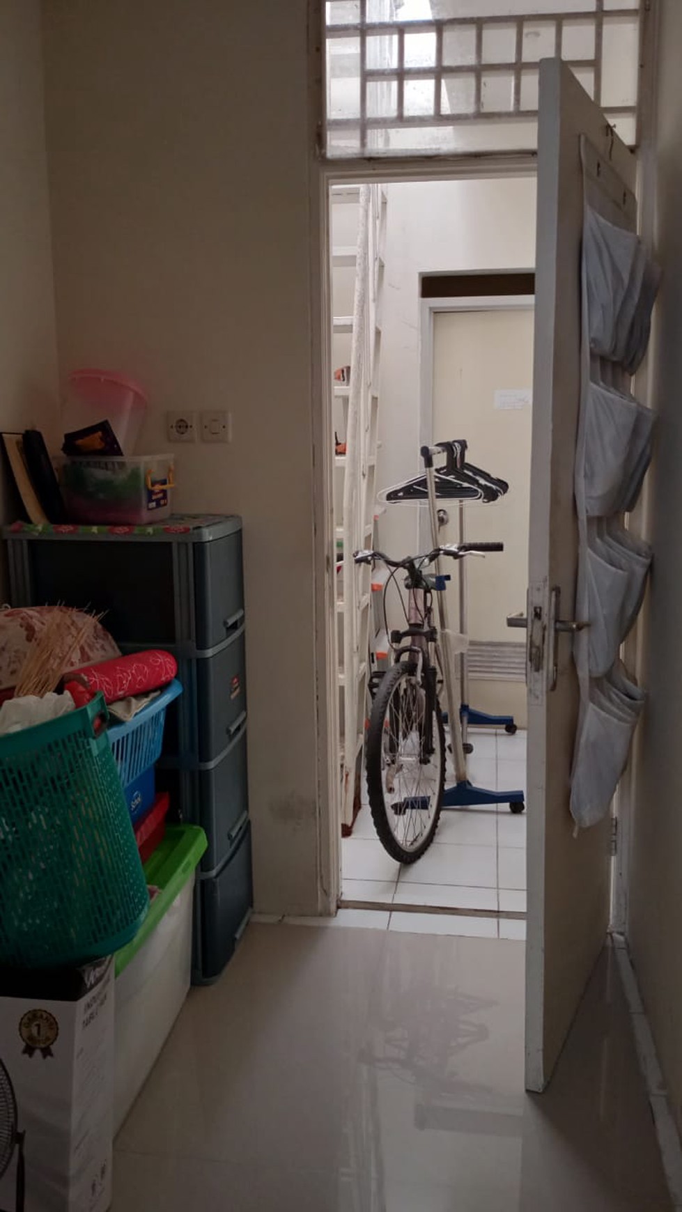 Rumah Cantik,siap huni,lokasi oke di Bintaro 9