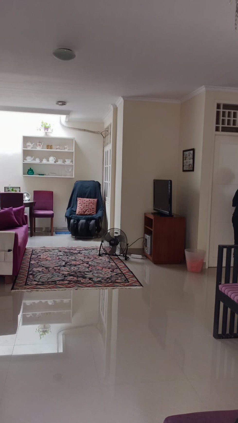 Rumah Cantik,siap huni,lokasi oke di Bintaro 9