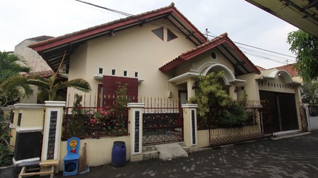 RUMAH TINGGAL DEKAT AL-AZHAR, PERUM CENDRAWASIH 2, SLEMAN