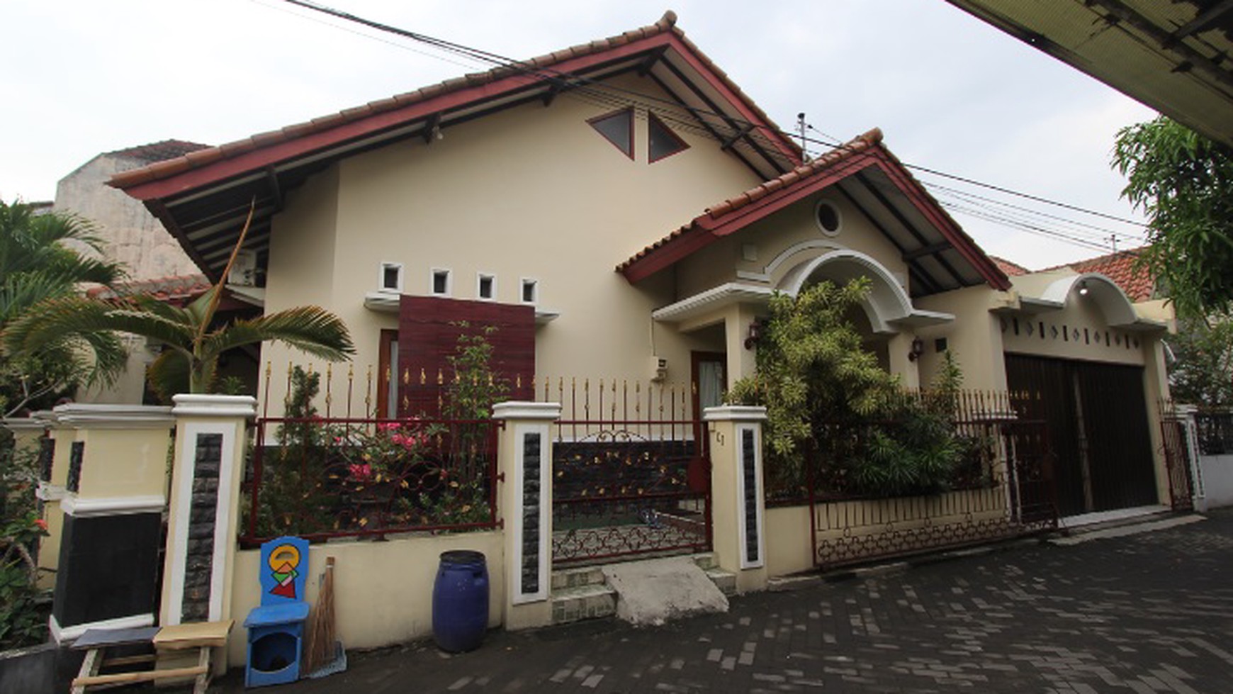 RUMAH TINGGAL DEKAT AL-AZHAR, PERUM CENDRAWASIH 2, SLEMAN