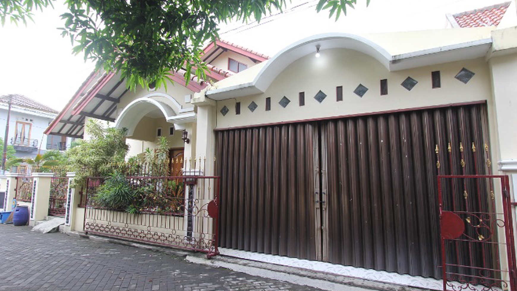 RUMAH TINGGAL DEKAT AL-AZHAR, PERUM CENDRAWASIH 2, SLEMAN
