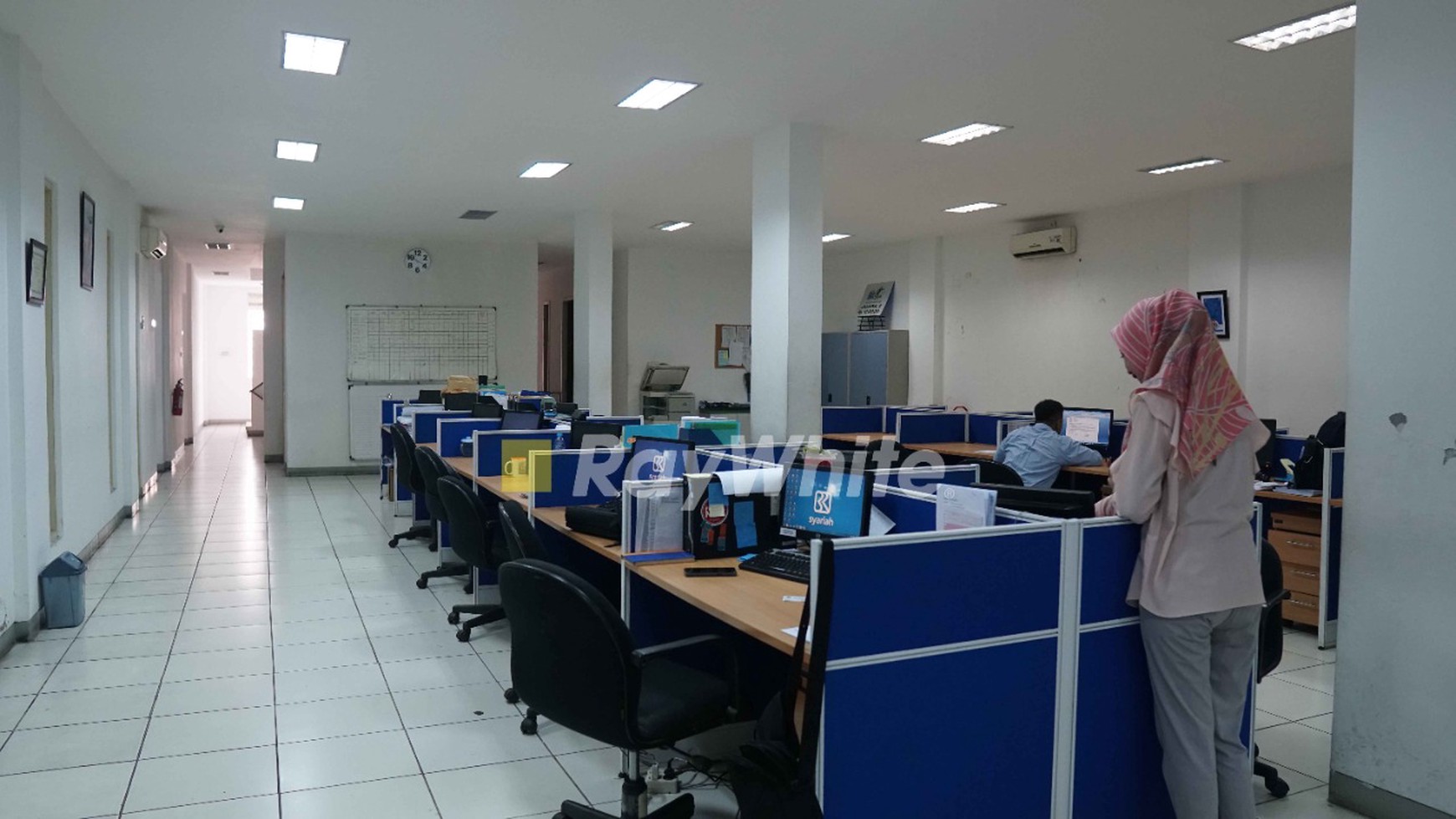 BEST DEAL Disewakan Gedung Eks Bank di Fatmawati