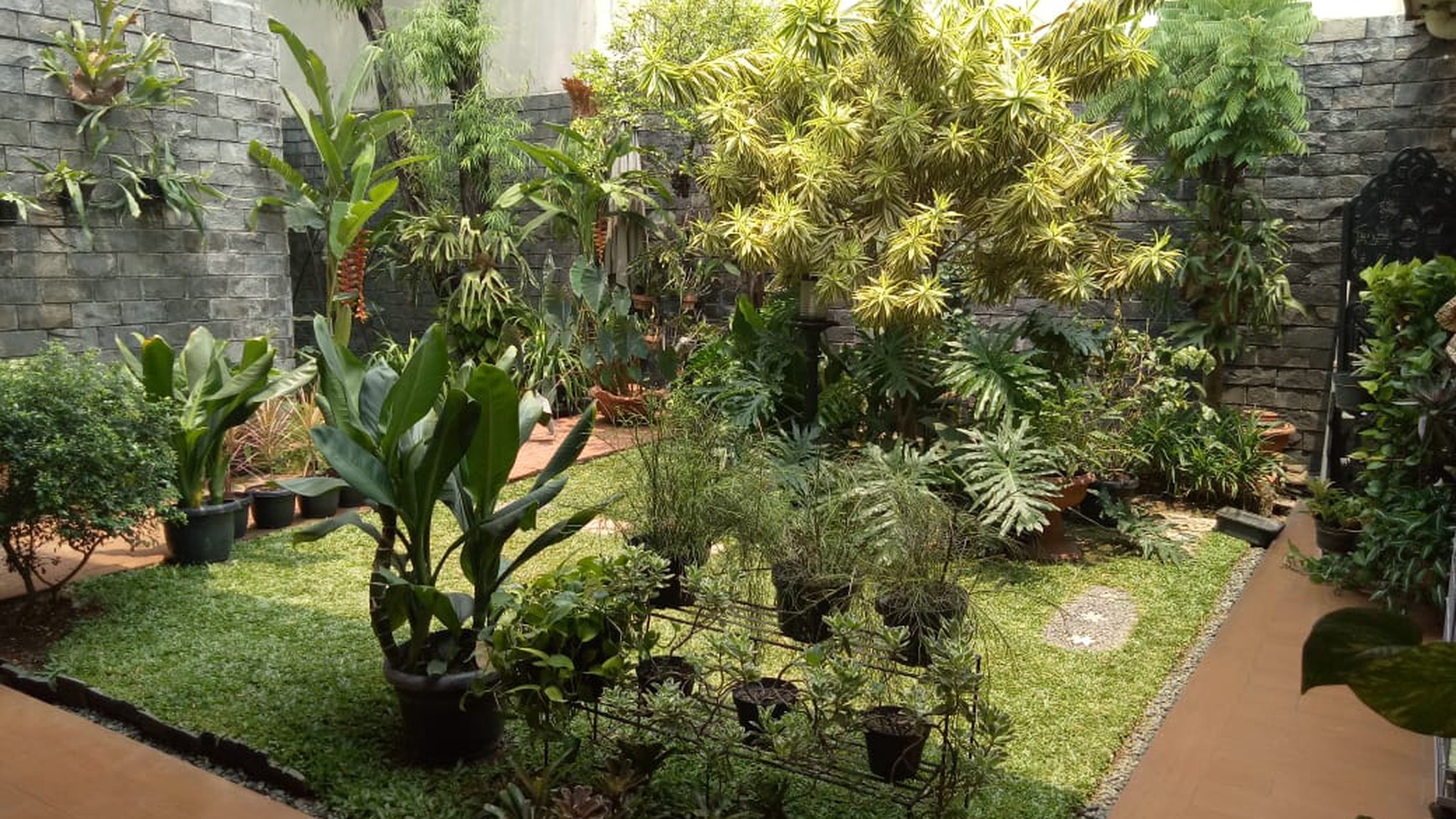 Hunian yg  Nyaman dilingkungan yg Asri dan Siap Huni di Bintaro Jaya 2