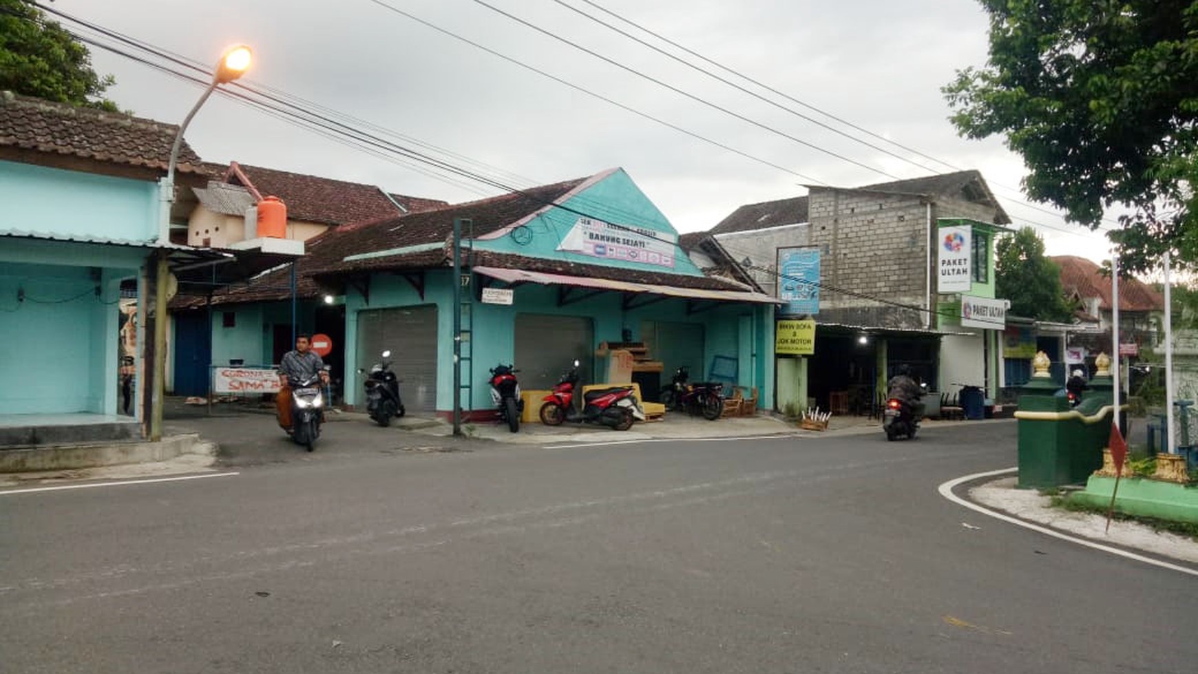RUKO COCOK UNTUK RUANG USAHA DAN RUMAH TINGGAL, DI BAKUNGAN, SLEMAN