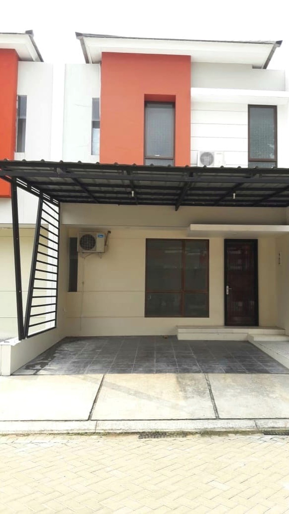 Rumah dalam cluster di Graha Raya Tangsel
