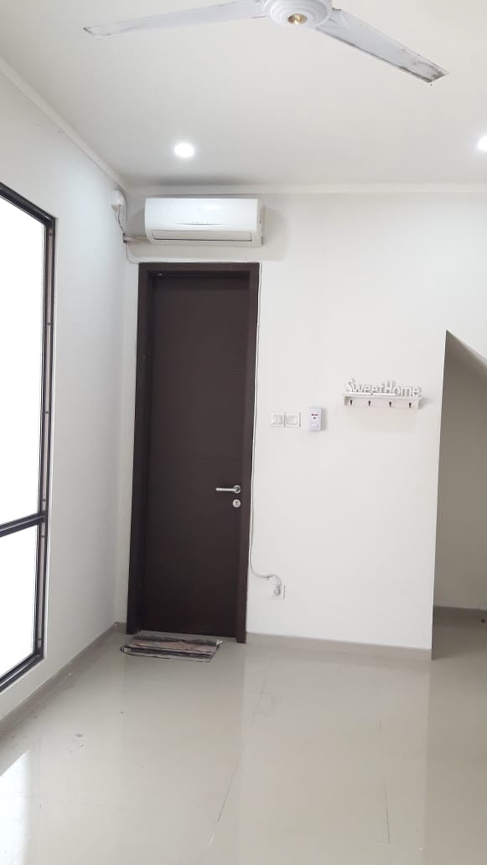 Rumah dalam cluster di Graha Raya Tangsel