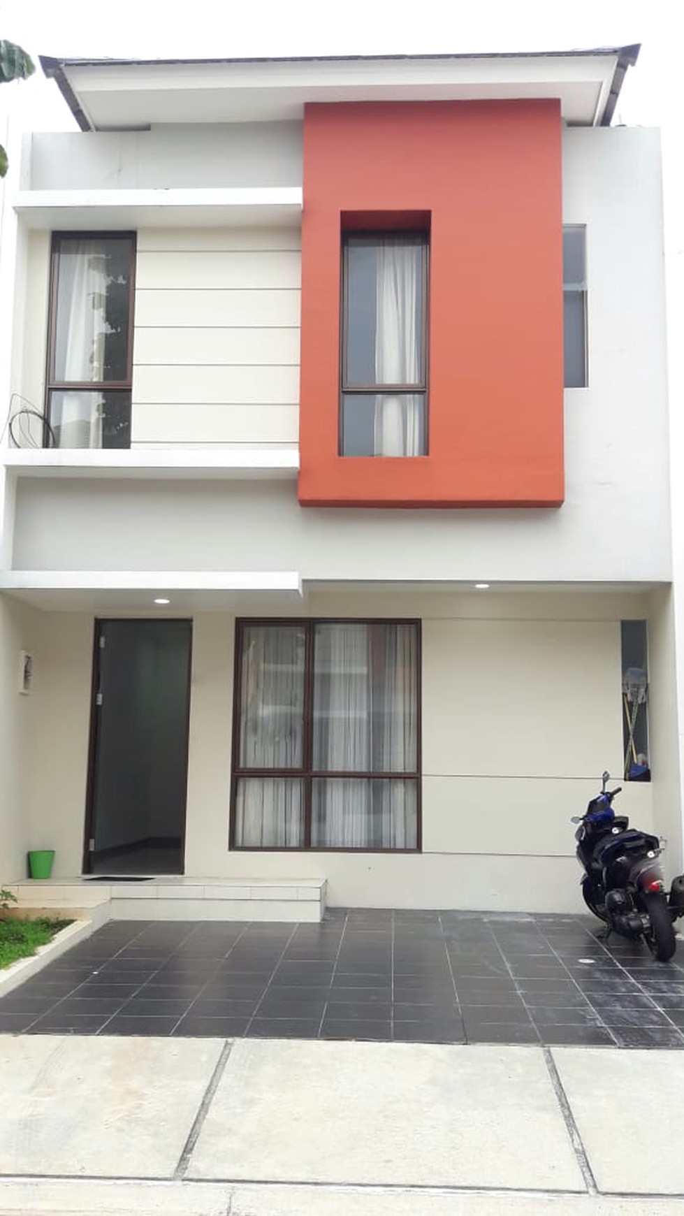 Rumah Baru dalam cluster di Graha Raya Tangsel