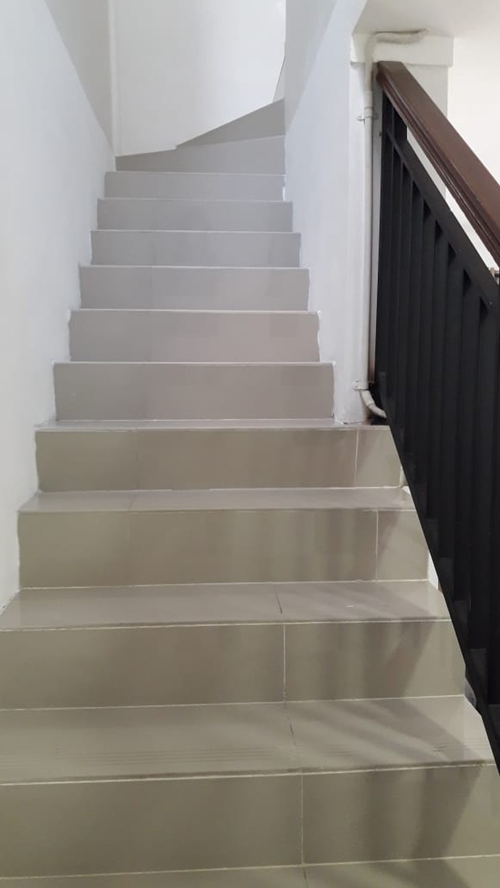 Rumah Baru dalam cluster di Graha Raya Tangsel