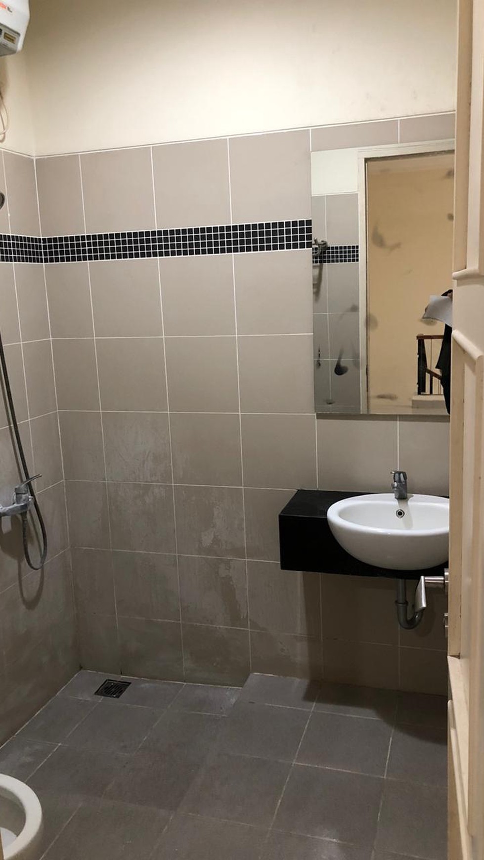 Rumah berlantai 2 di Aquamarine PHG dengan harga Sewa Menarik