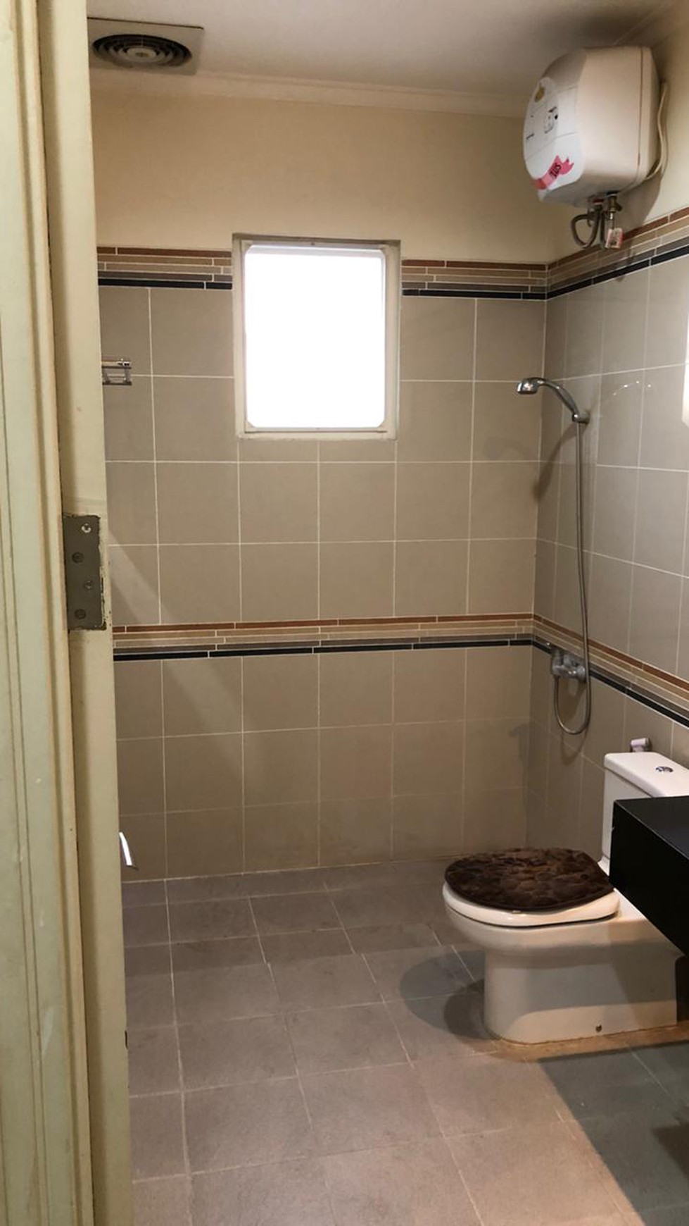 Rumah berlantai 2 di Aquamarine PHG dengan harga Sewa Menarik