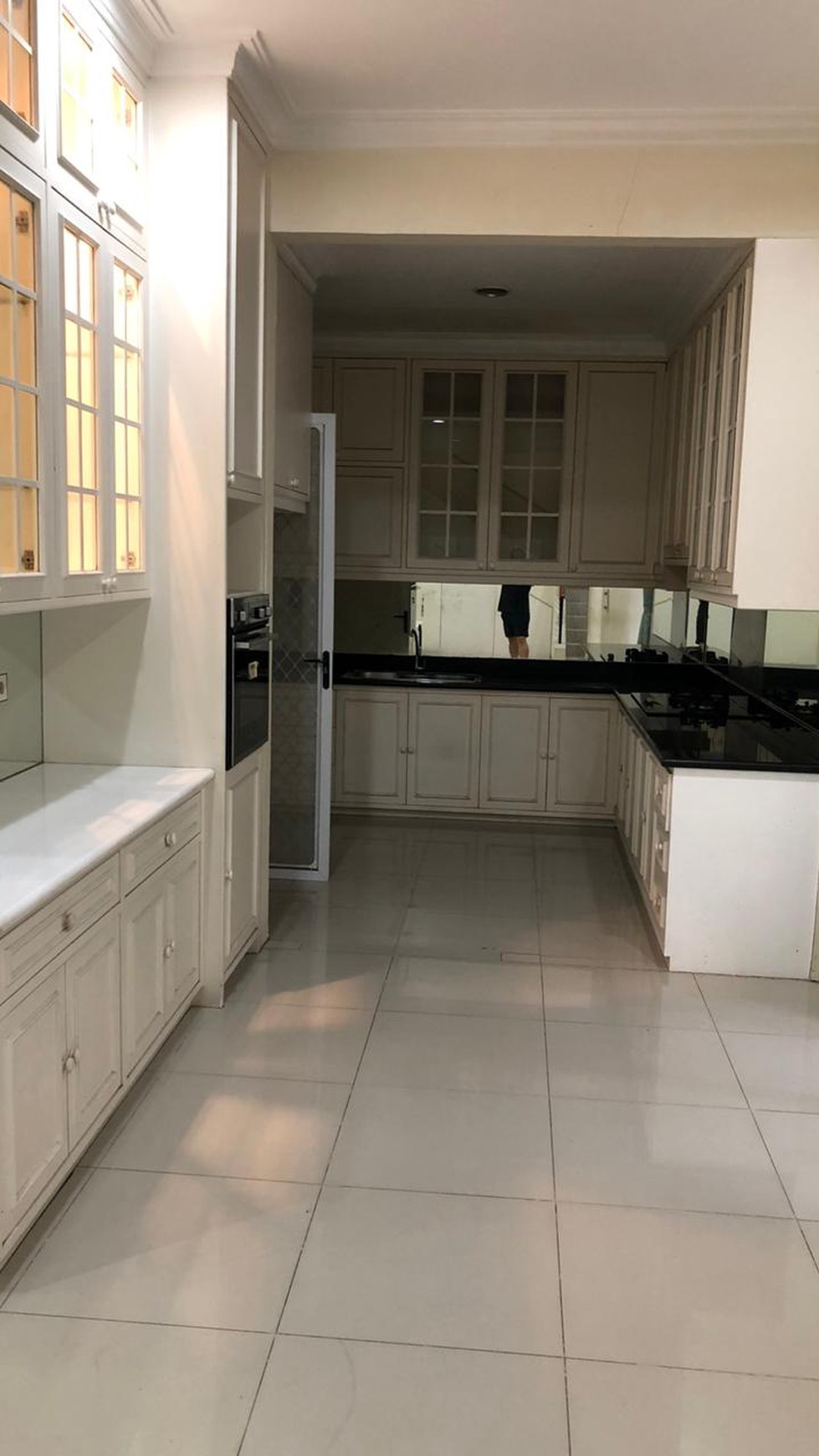 Rumah berlantai 2 di Aquamarine PHG dengan harga Sewa Menarik