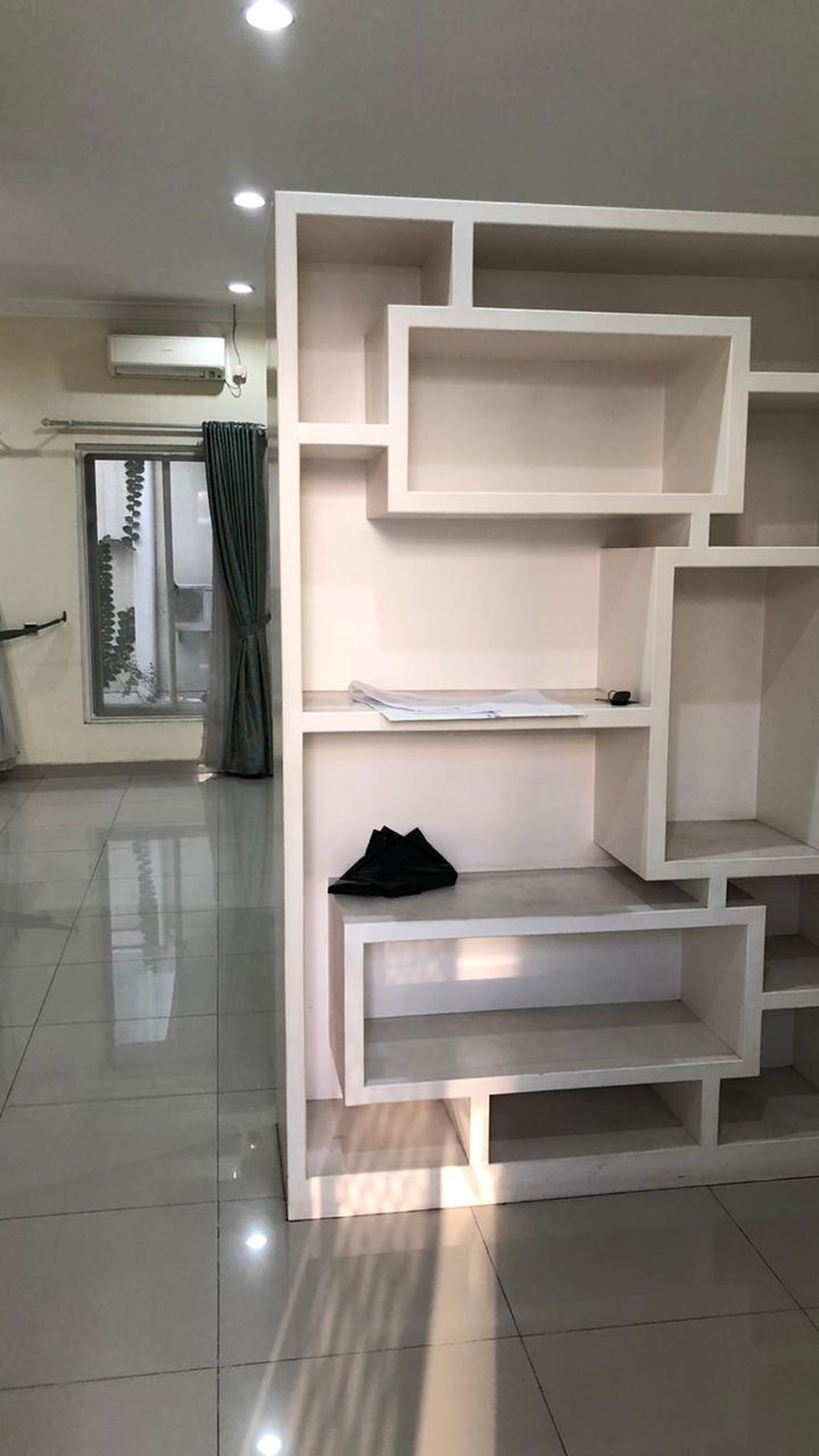 Rumah berlantai 2 di Aquamarine PHG dengan harga Sewa Menarik