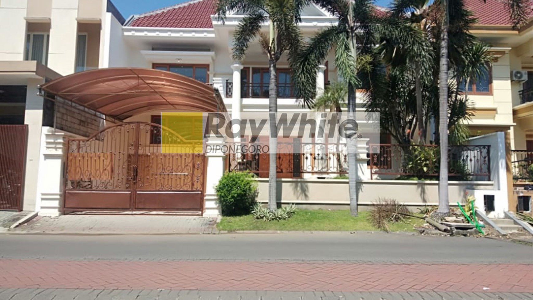 Rumah siap huni di Surabaya Barat area Villa sentra raya