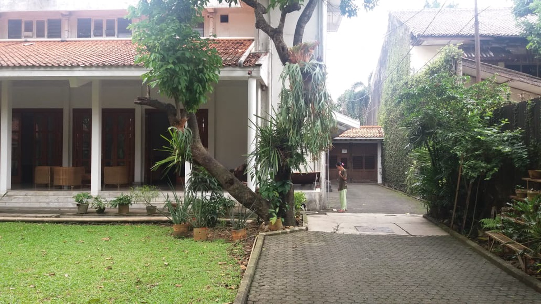 Rumah Dengan Halaman Luas dan Hitung Tanah @Cipete Selatan