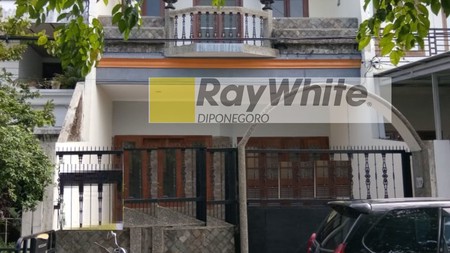 Rumah 2 lantai ngagel wasana