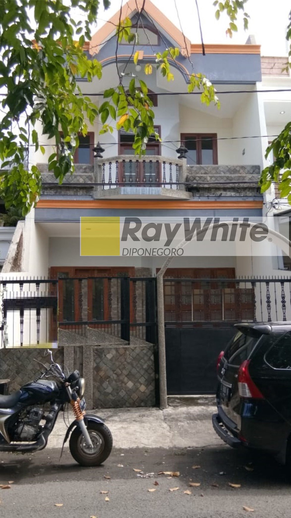 Rumah 2 lantai ngagel wasana