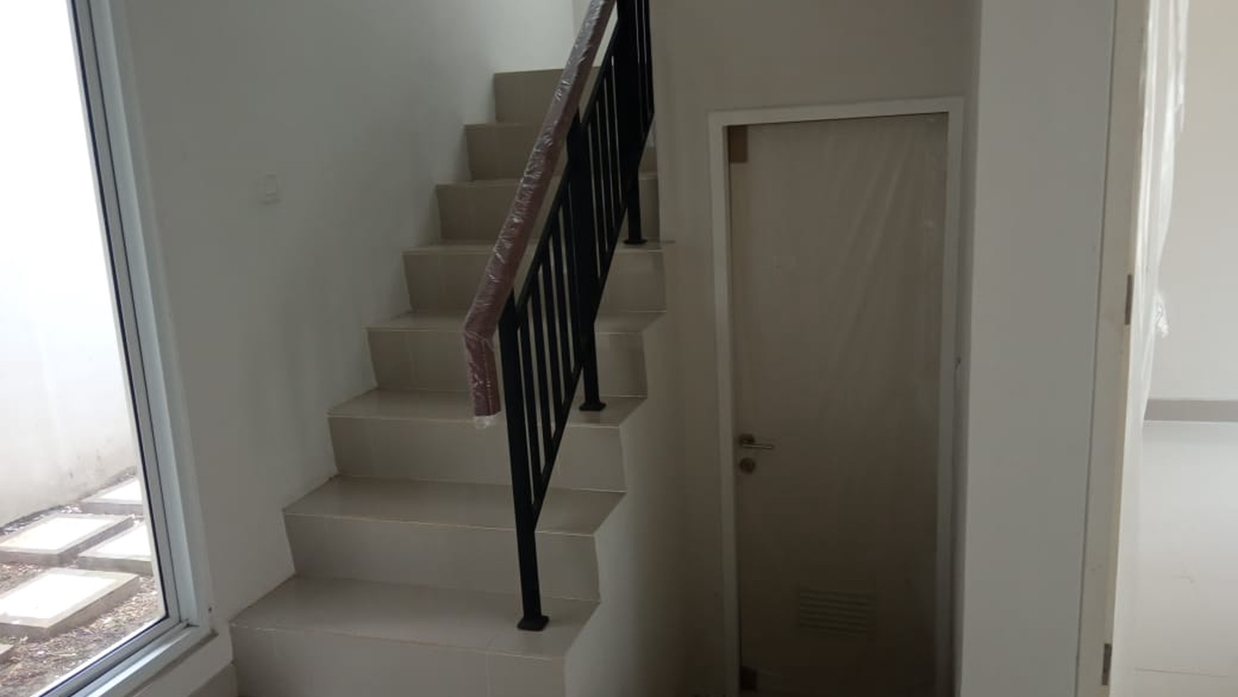 Rumah berlantai 2 di Milano, Gading Serpong dengan harga Sewa Menarik