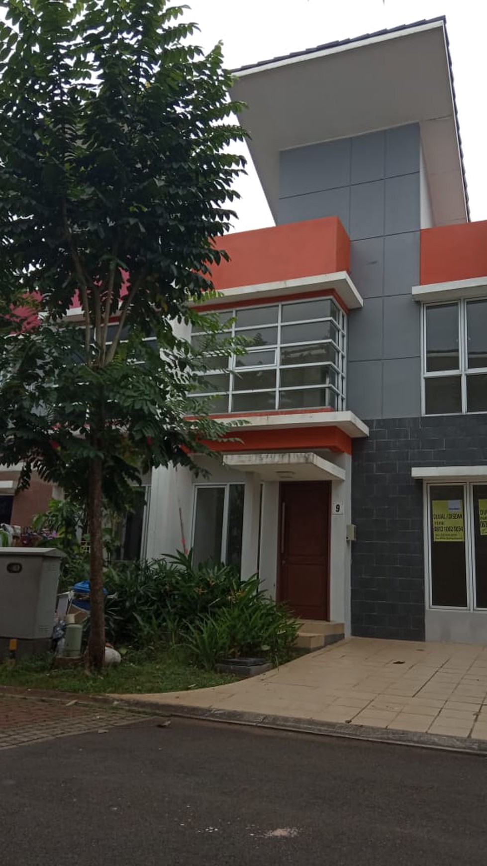 Rumah berlantai 2 di Milano, Gading Serpong dengan harga Sewa Menarik