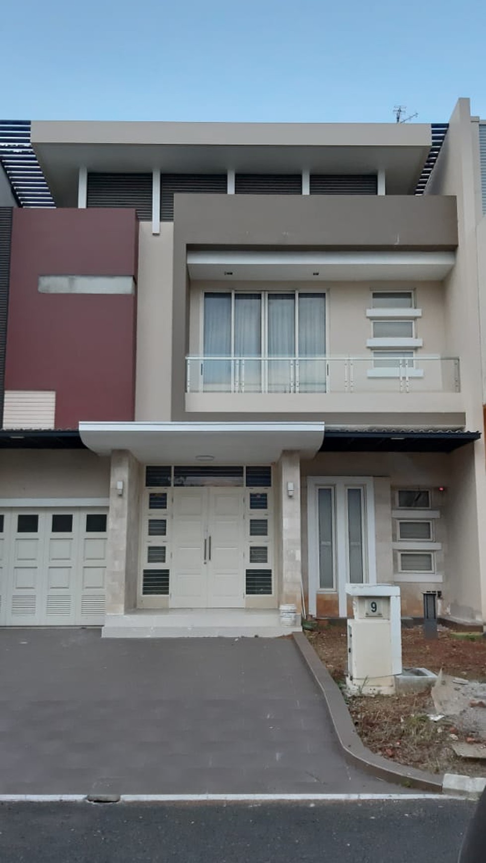Rumah di The Springs, cluster  Scarlet Gading Serpong dengan kondisi Full furnished dengan harga sewa bagus