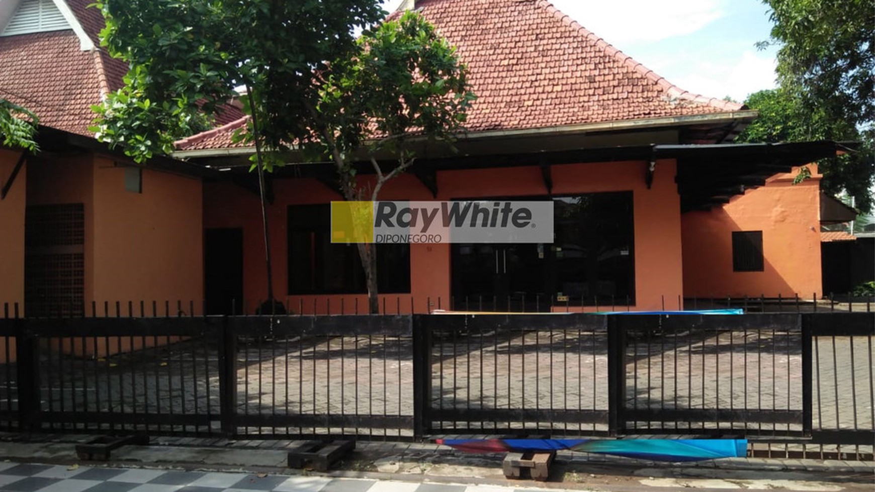 Rumah tengah kota surabaya jalan Dr Soetomo