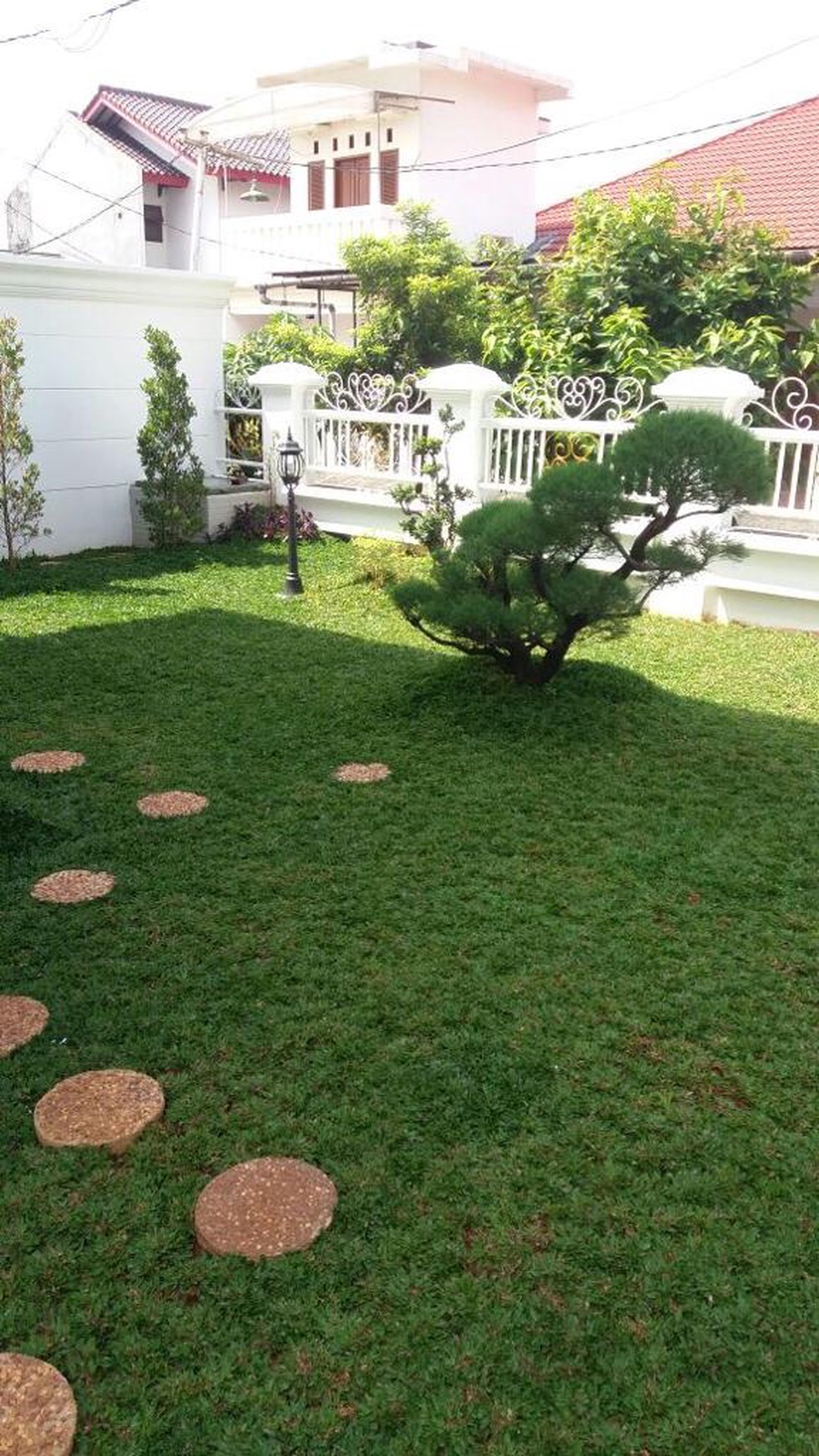 RUMAH LUX DI PEJATEN INDAH