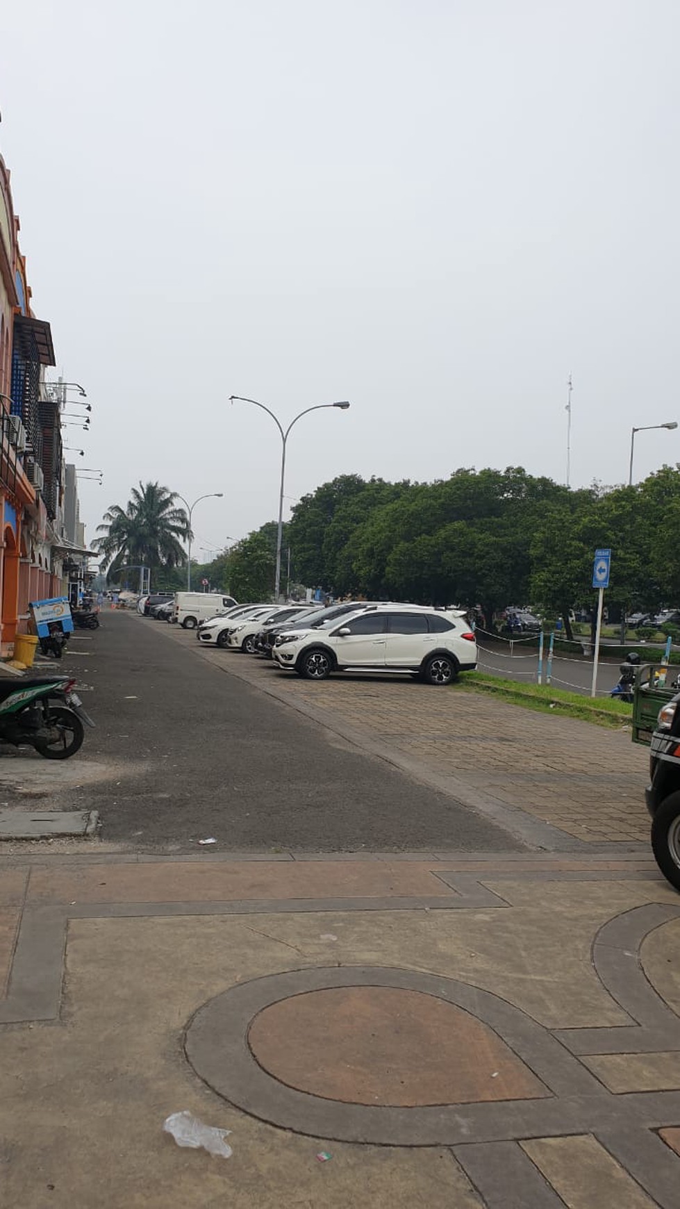 Ruko berlantai 2 di Petersburg, Gading Serpong, dengan harga sewa terjangkau