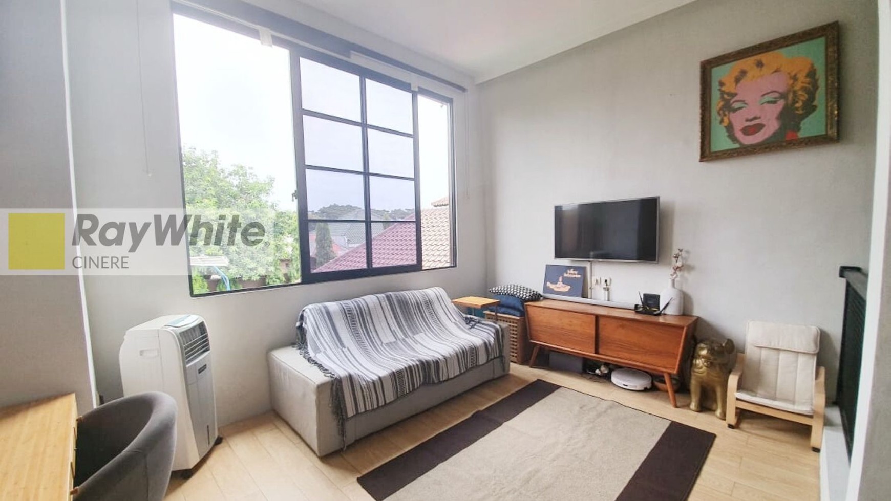 Rumah siap huni dalam cluster di Cirendeu, Jakarta Selatan