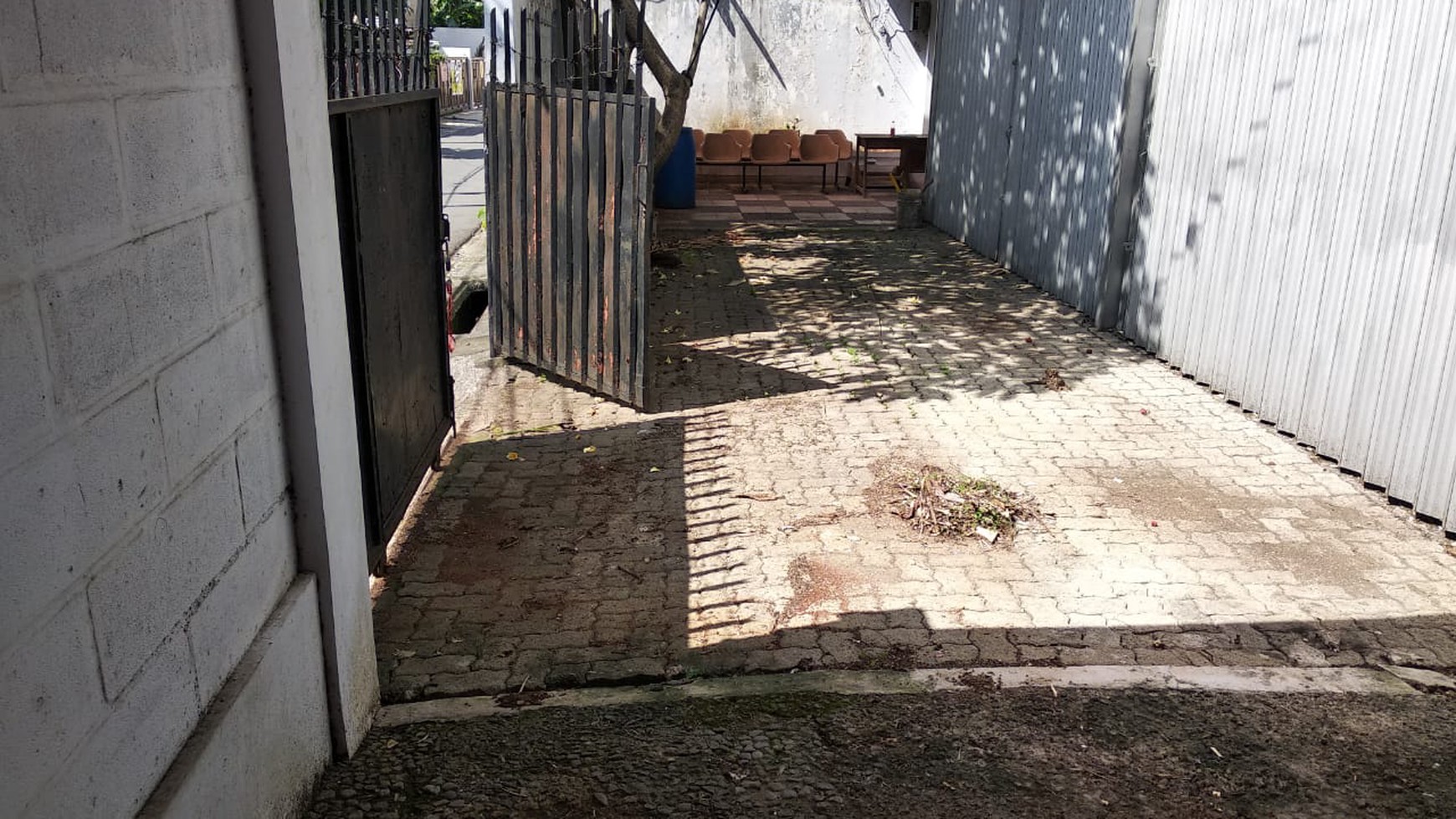 Jual Rumah Tua Hitung Tanah Lokasi Praja dekat Mall Gandaria City