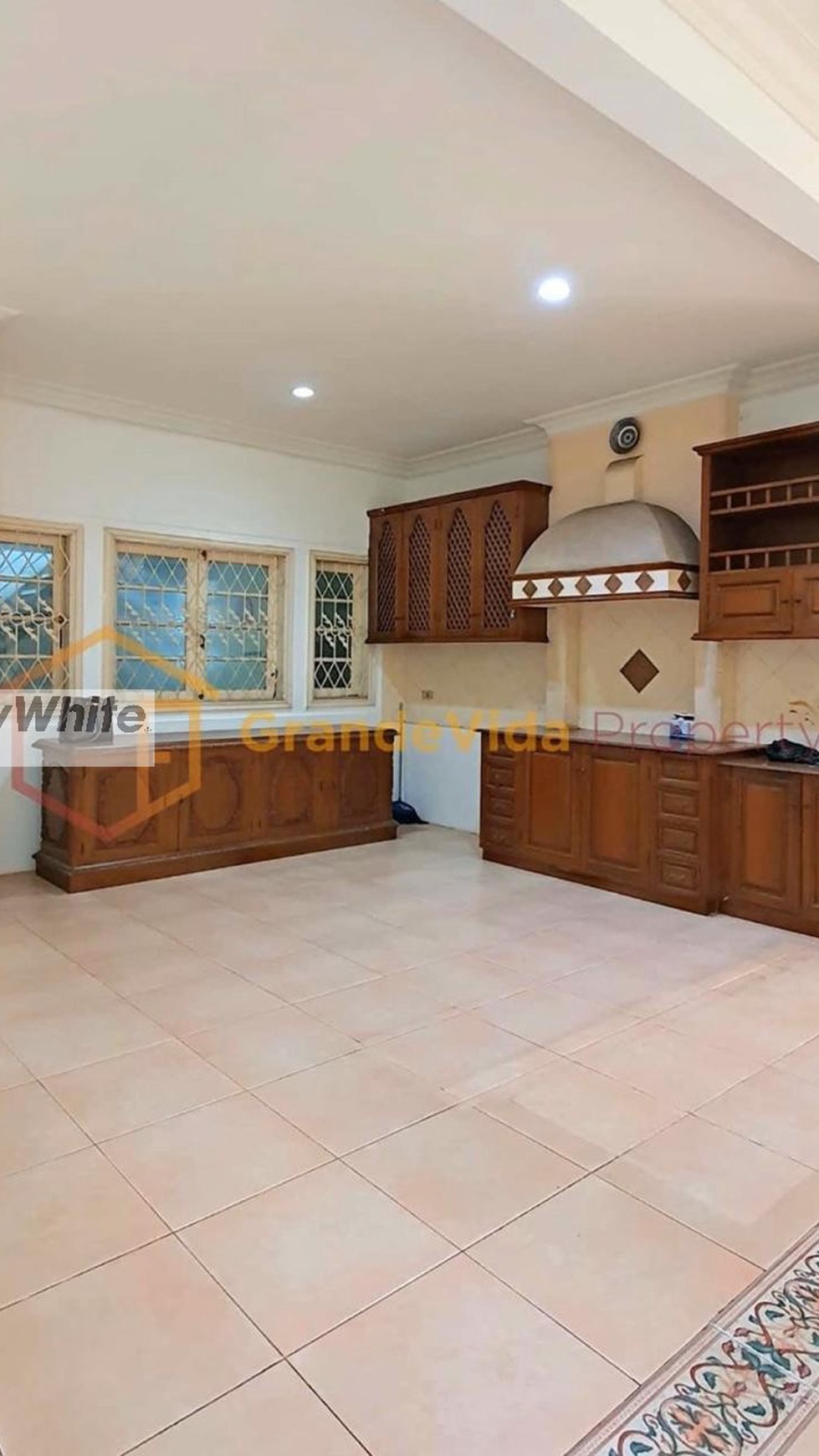 Rumah bagus siap huni lokasi prime di Menteng, Jakarta Pusat