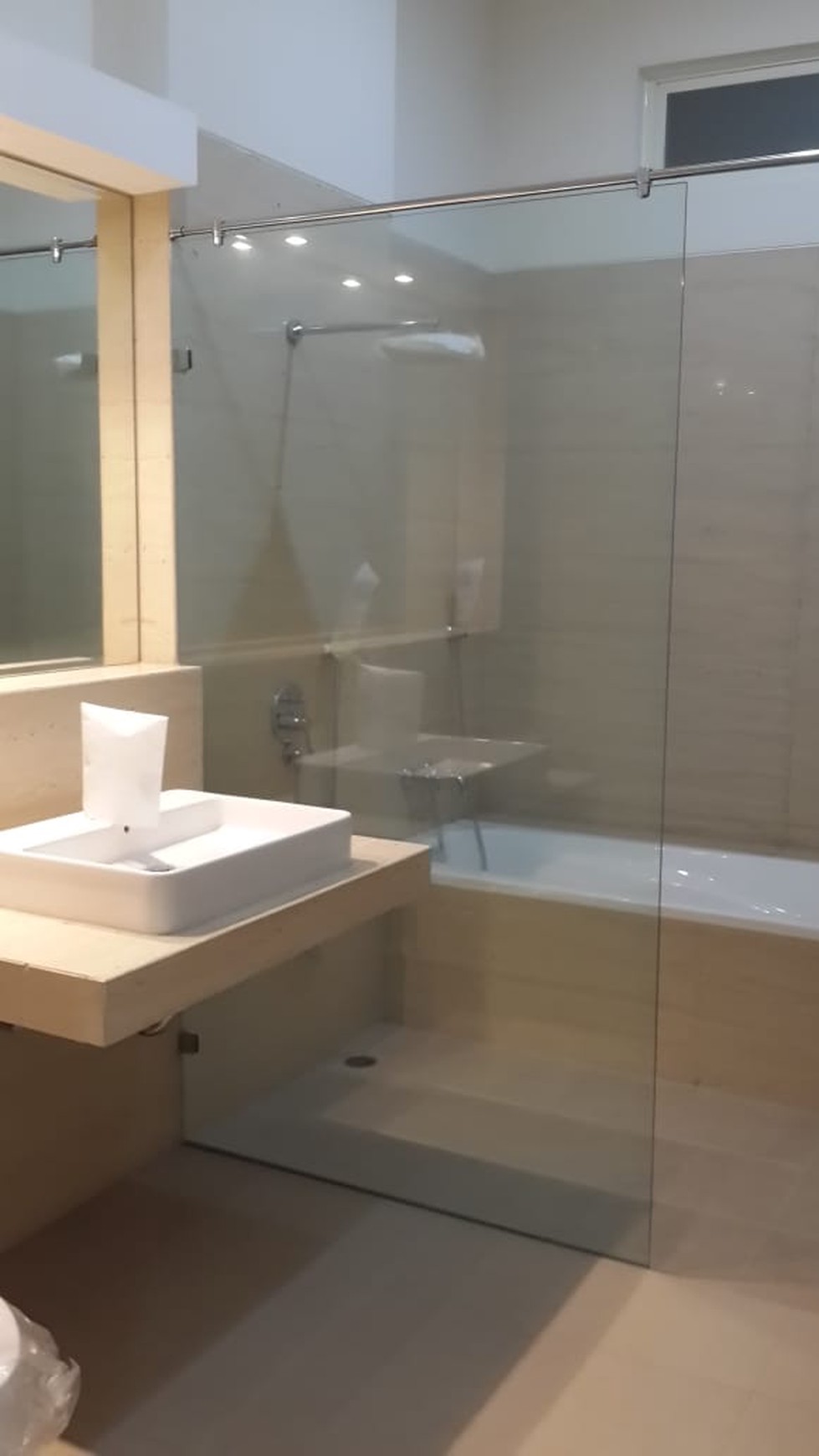 Rumah 3 Lantai di Pondok Indah, Jakarta Selatan