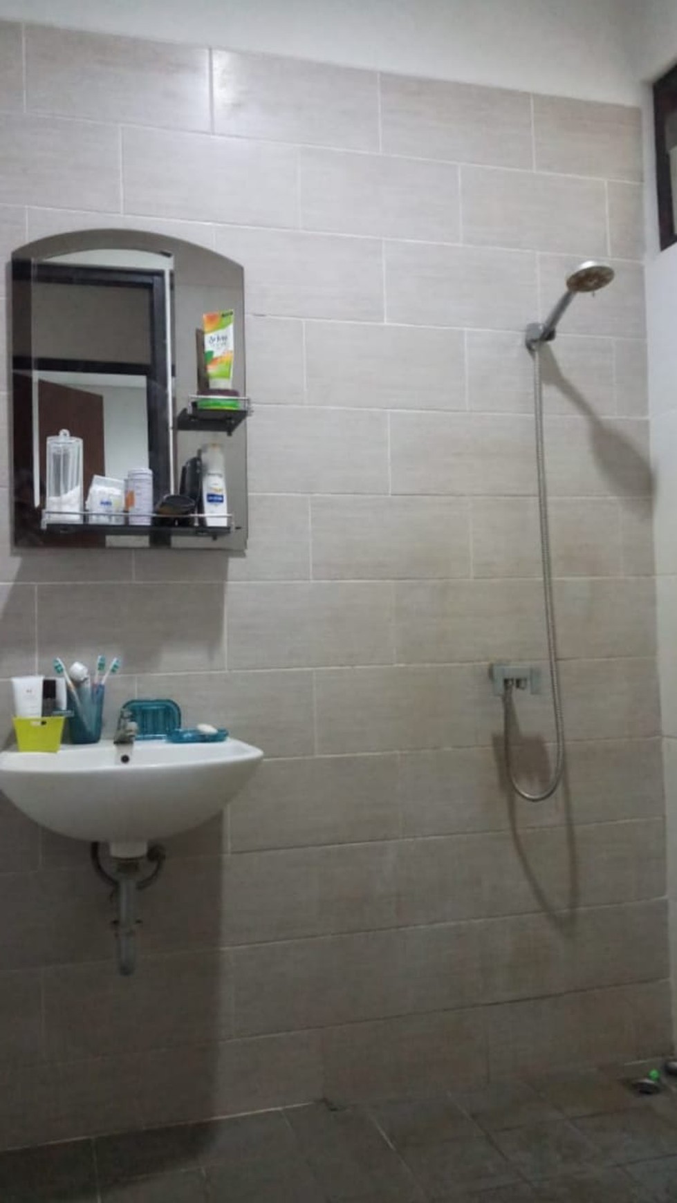 Rumah Minimalis, Dalam Cluster, dan Dekat Bintaro Jaya @Bale Perigi, Pondok Aren