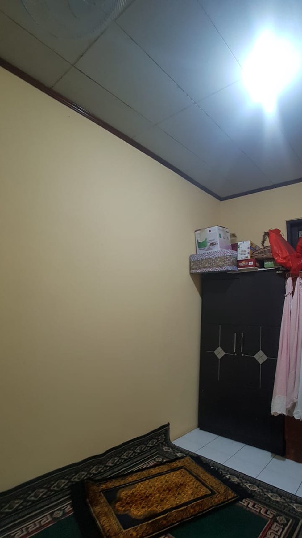 Rumah Dengan Kios, Lokasi Pinggir Jalan Raya @Pondok Aren